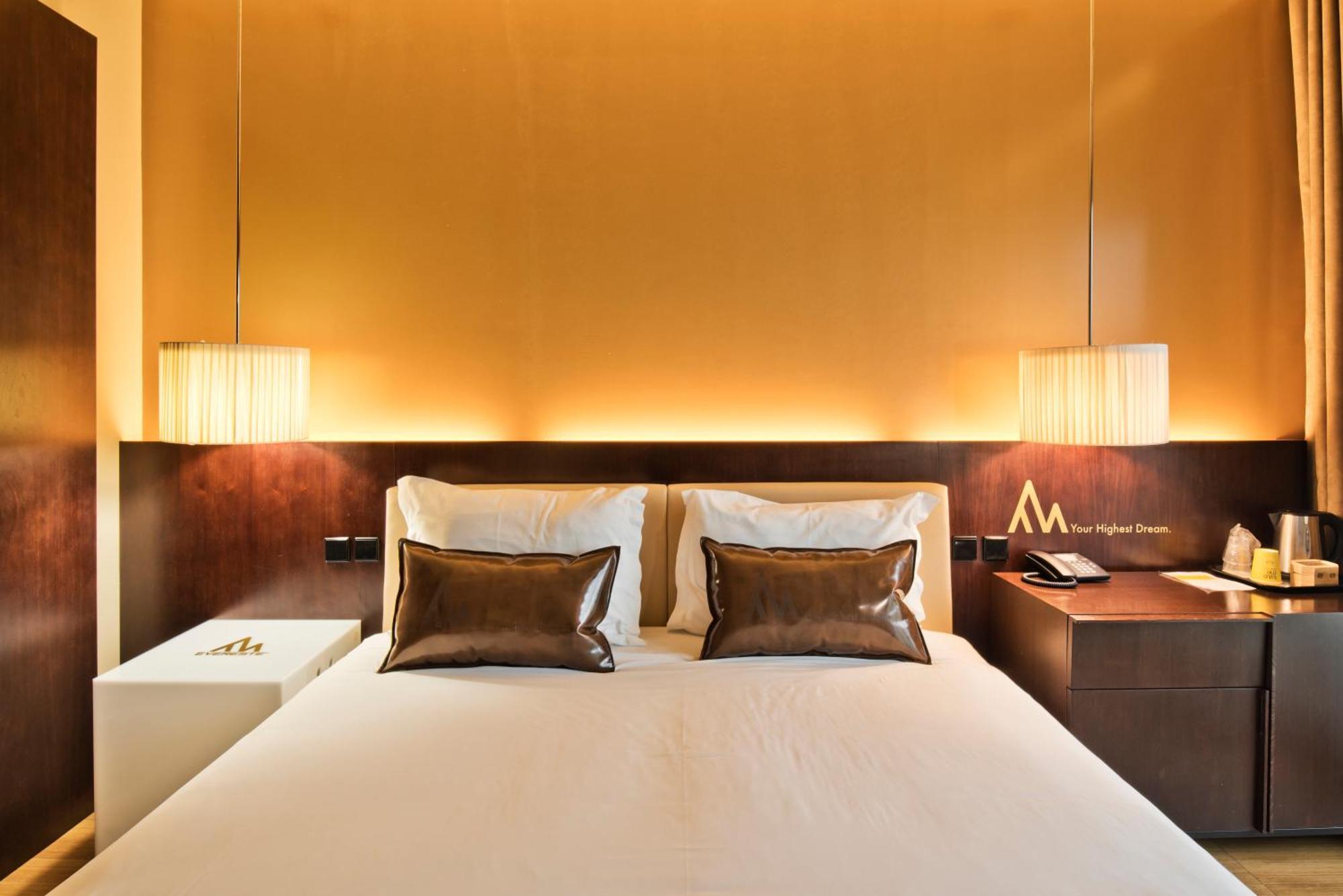 Golden Tulip Sao Joao Da Madeira Hotel Room photo